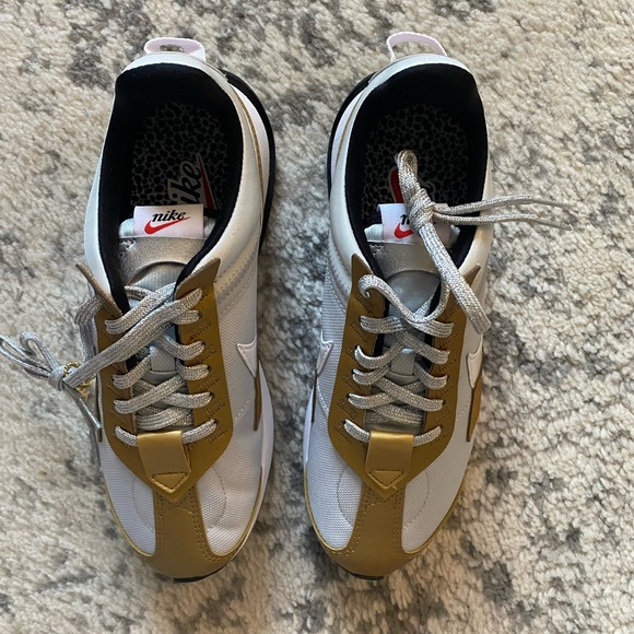 Nike Air Max Pre-Day SE - Picture 3 of 9